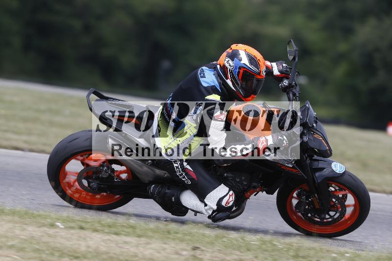 /30 23.06.2025 Get Faster Caremotion ADR/Rider Academy gruen/backside